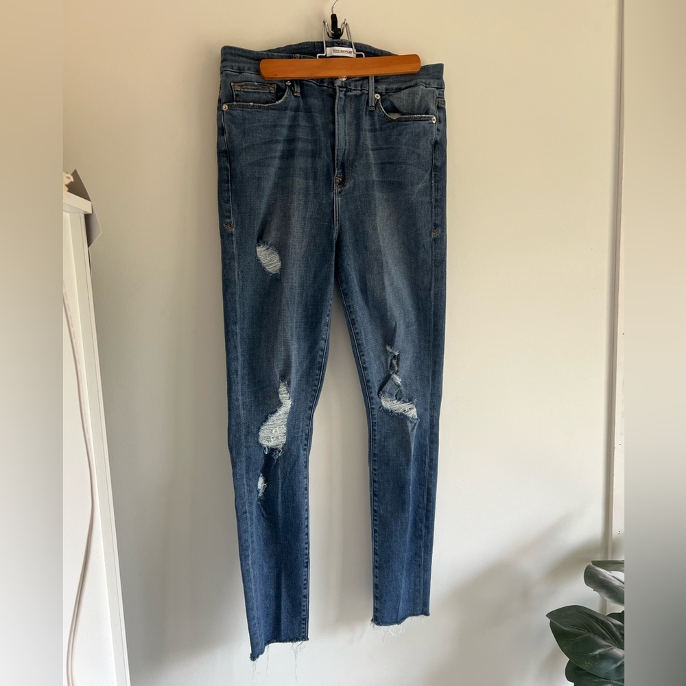 Good American ‘Good Waist’ high rise distressed skinny jeans. 14/32